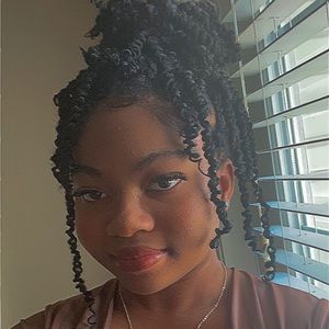 Meet your Posher, Jasmine